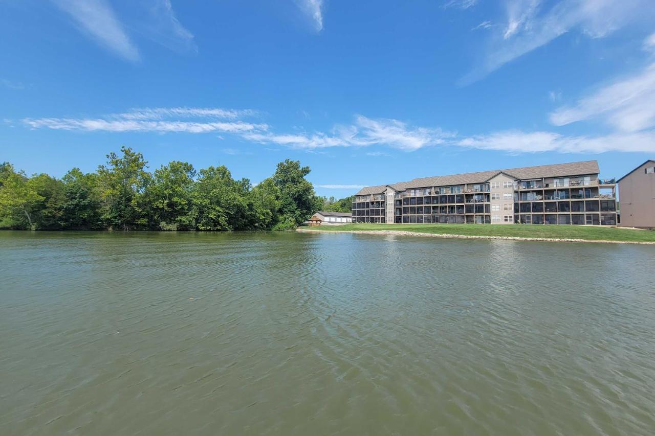 Step-Free Camdenton Condo With Boat Ramp, Dock, Slip Eksteriør bilde