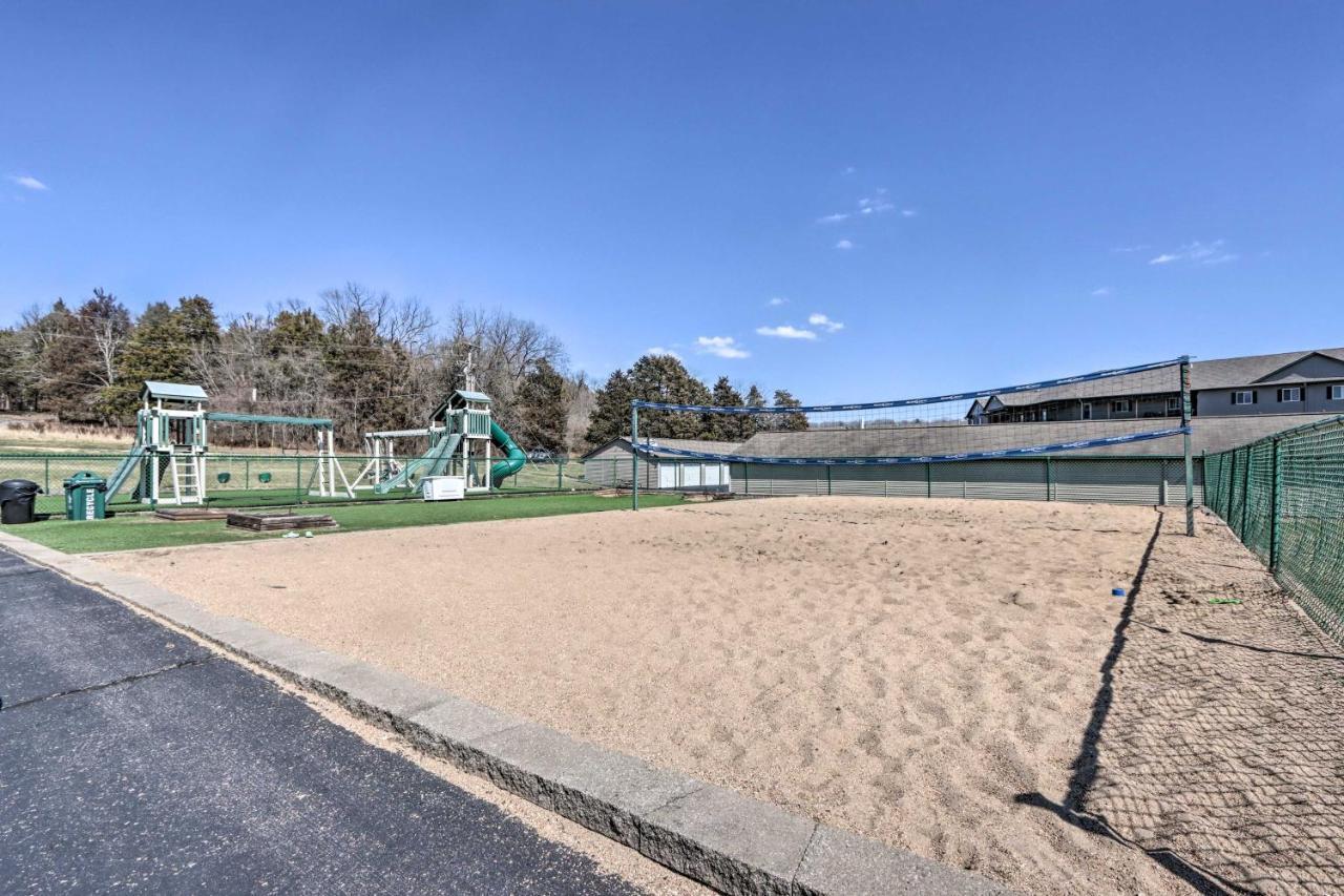 Step-Free Camdenton Condo With Boat Ramp, Dock, Slip Eksteriør bilde